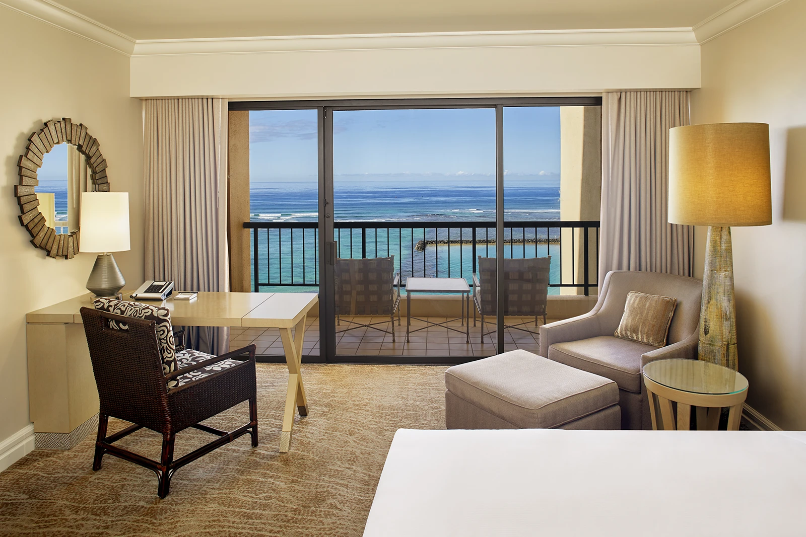 The Ali'i Ocean Front Double Bed room