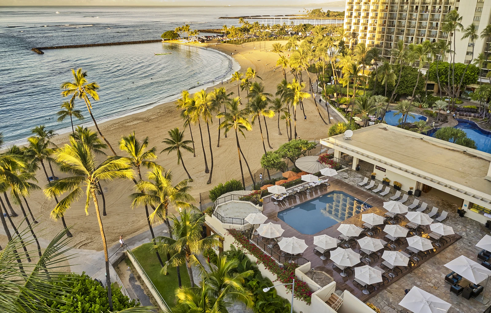 Aerial view of the pool at the Ali'i