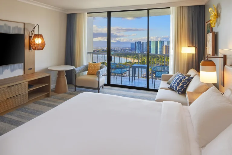 Rainbow Kai Oceanfront King