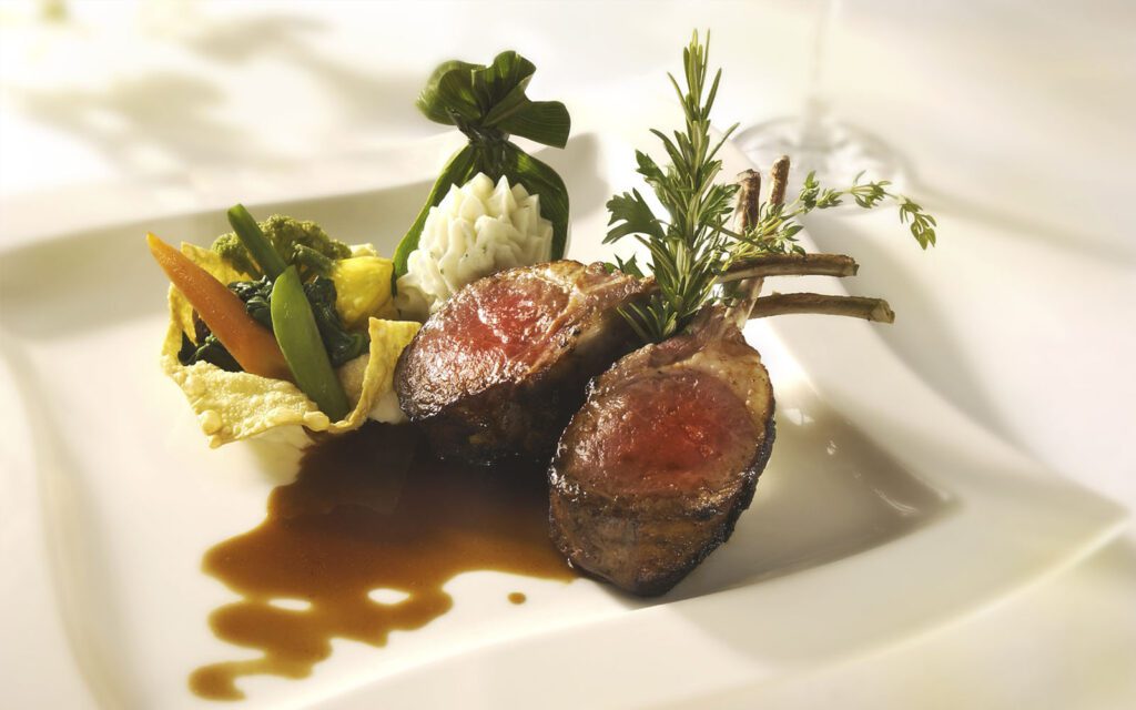 Rack of lamb with vegetables and mashed potatoes